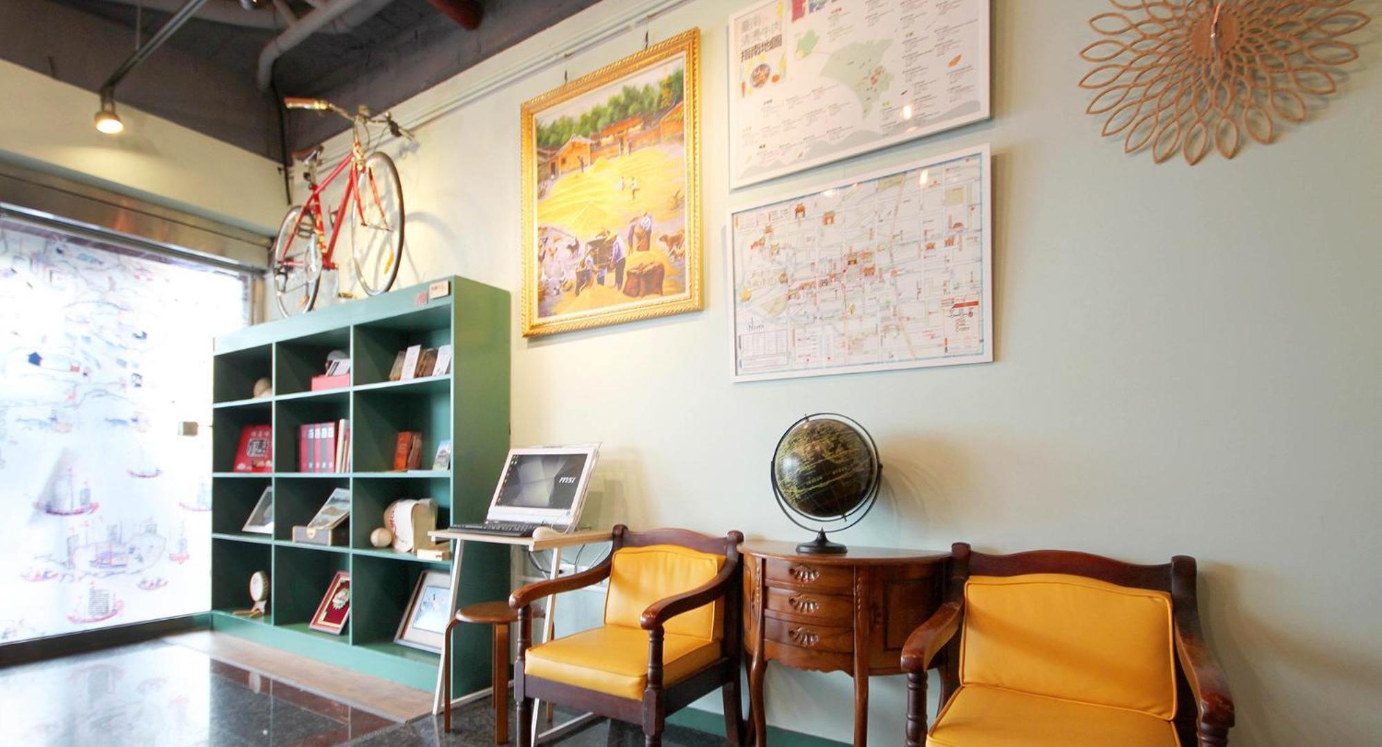 Dongning Atlas Hotel Tainan Exterior photo