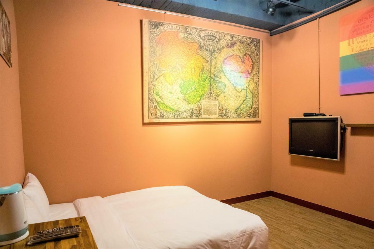 Dongning Atlas Hotel Tainan Exterior photo