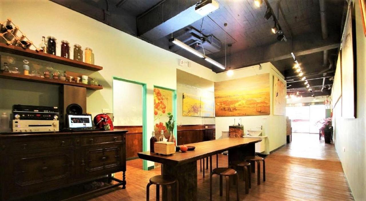 Dongning Atlas Hotel Tainan Exterior photo
